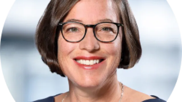 Ottilie Bälz rund grau