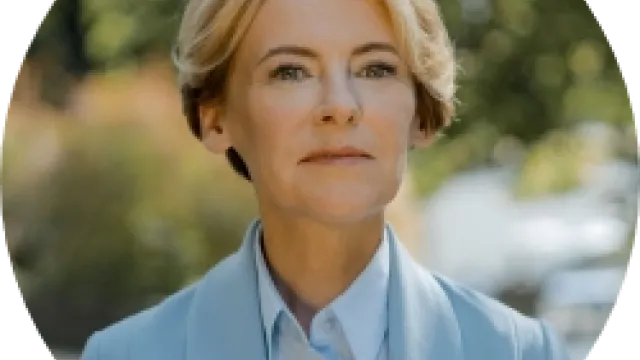 Marija Golubeva rund grau