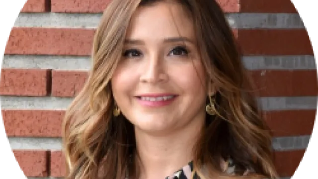 Senem Aydin-Düzgit rund grau