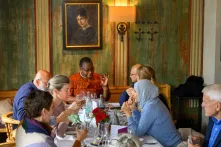 Richard von Weizsäcker Fellows discussing over Dinner at the 2022 Forum