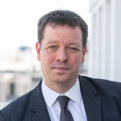 Web_Bild_Saunders_Back_zugeschnitten.jpg